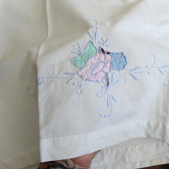 Vintage 1950s Pillowcase, Queen 32" Long, White Cotton With Pink Green And Blue - Picture 10 of 10